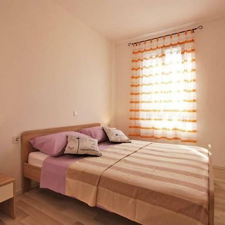 Apartman Simona Lägenhet Fažana Exteriör bild