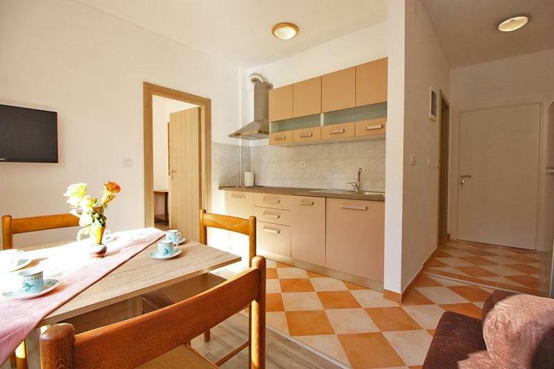 Apartman Simona Lägenhet Fažana Exteriör bild