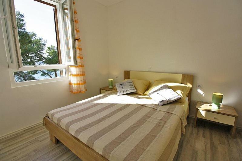 Apartman Simona Lägenhet Fažana Exteriör bild